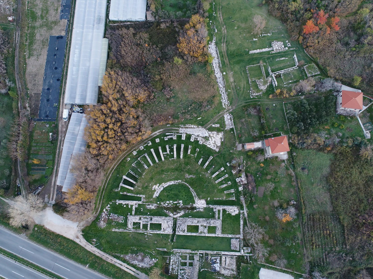 Forum s hramovima i teatar